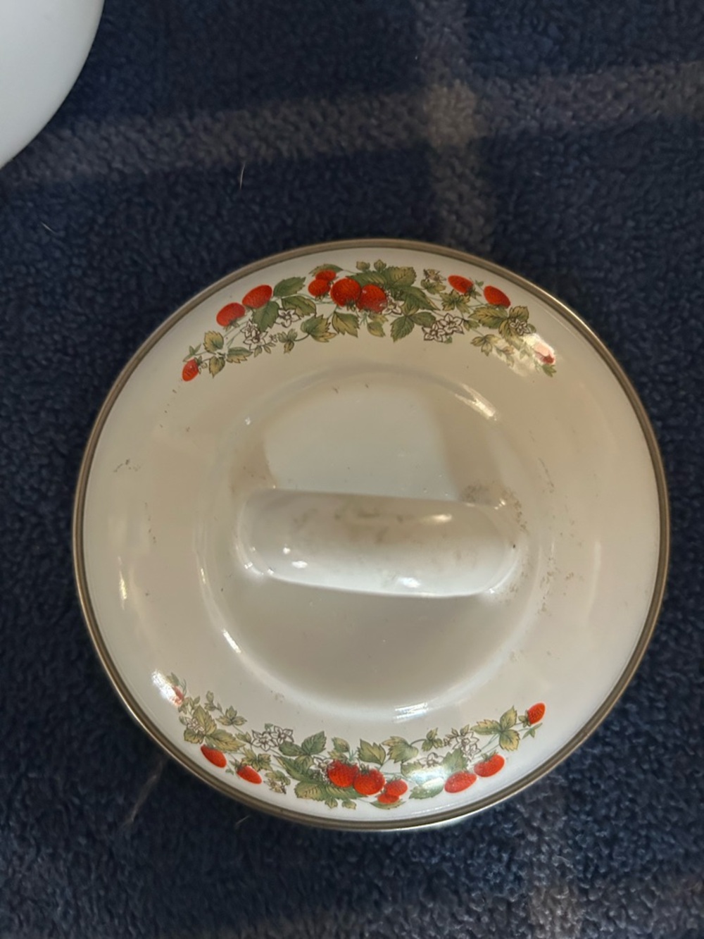 Small Enamel Pot With Lid White with Strawberry Print Kitchen Decorative - Picture 5 of 10